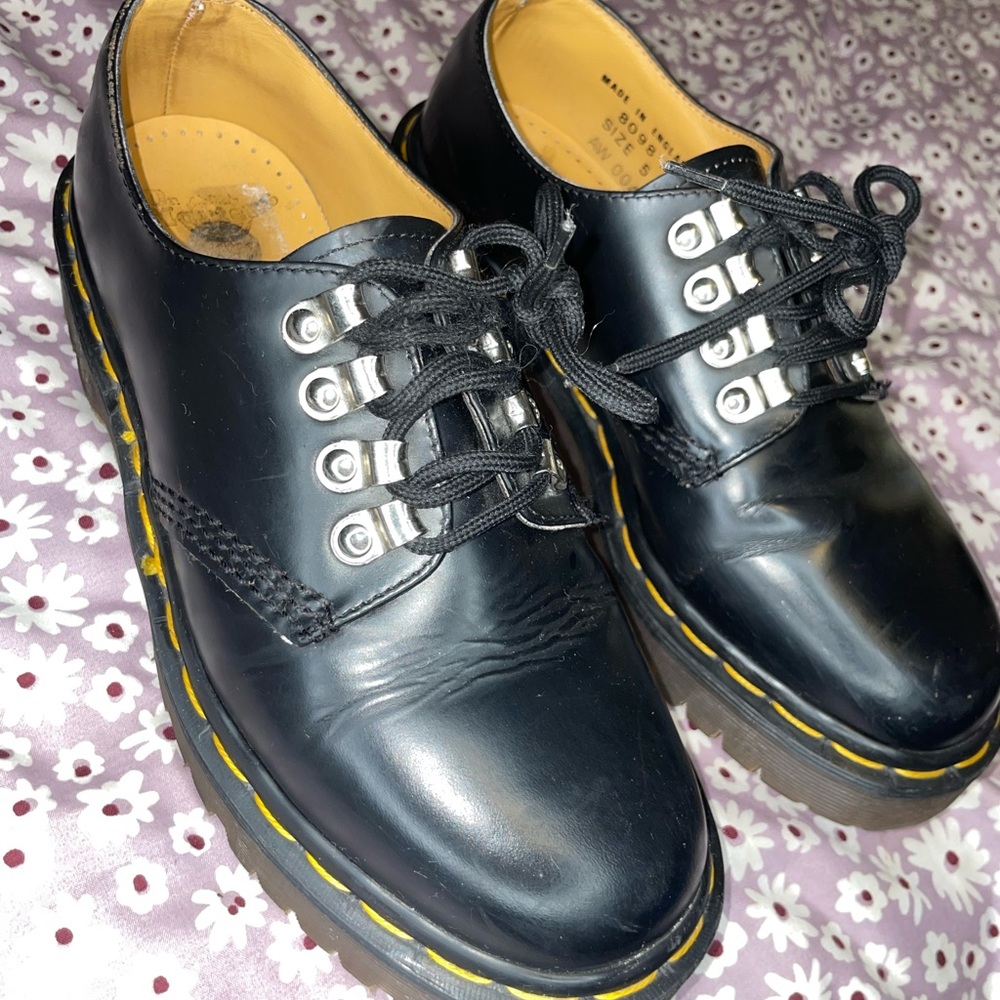 Dr Martens Oxford Shoe. Size 5. Equivalent to a women’s 7.5/8 US.